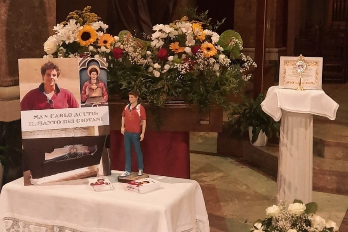 Venaria Reale, la parrocchia San Francesco accoglie le reliquie di San Carlo Acutis