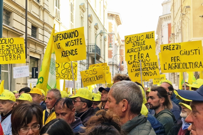Agricoltori in piazza a Torino, la Regione annuncia 13 milioni contro i rincari