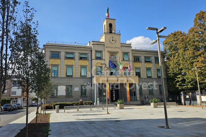 Venaria Reale, Consiglio comunale: disavanzo ASM da 600mila euro, sanità, rincari delle mense scolastiche e novità sul bus VE2