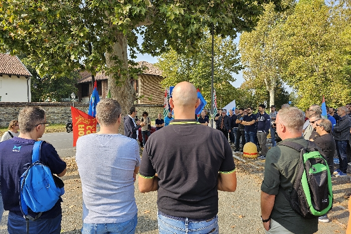 Sciopero e protesta a Venaria: i lavoratori esprimono preoccupazione per il futuro dello stabilimento Marelli di Venaria Reale