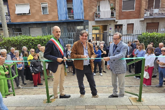 Il presidente Giuseppe Lumetta taglia il nastro: inaugurazione della nuova sede dell'Unitre a Venaria Reale 